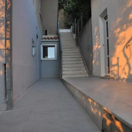 Studio Apartman Ora Διαμέρισμα Omiš