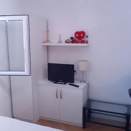 Studio Apartman Ora *